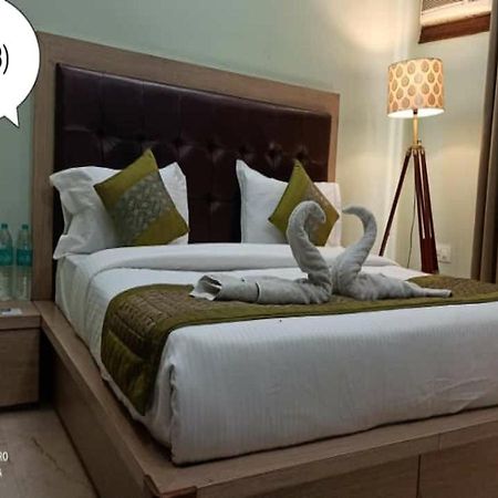 Oyo 74401 Aster Garden Suites Delhi  Exterior photo